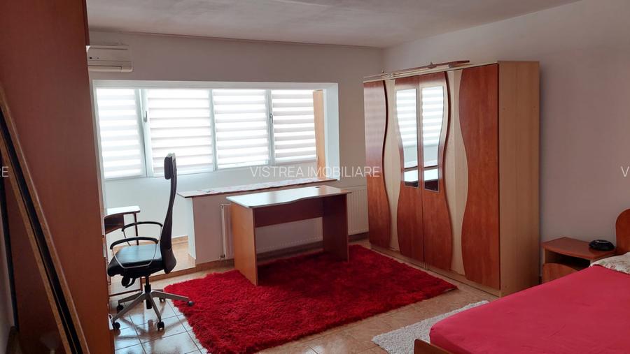 Comision 0% // Bloc 1990 anvelopat// Garsoniera decomandata Decebal // Mobilata  - 2