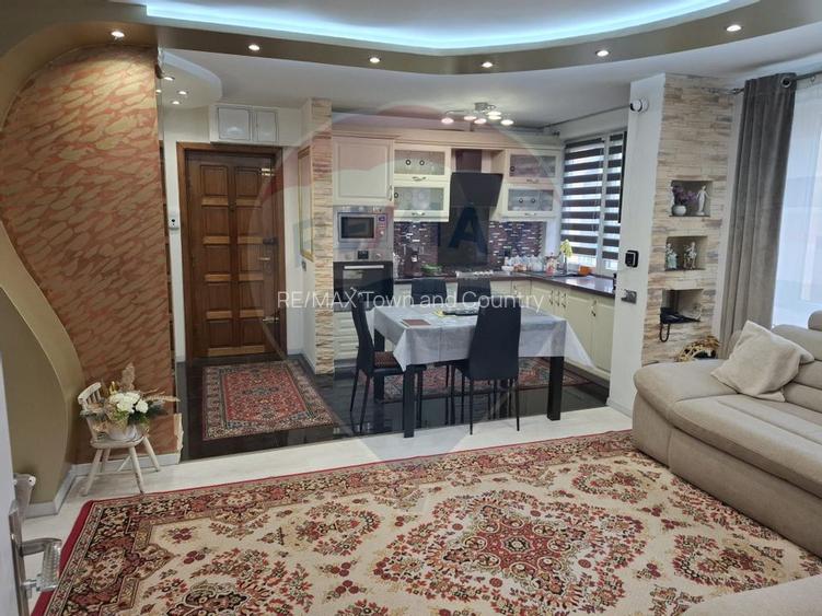 Apartament cu 3 camere de închiriat - 6