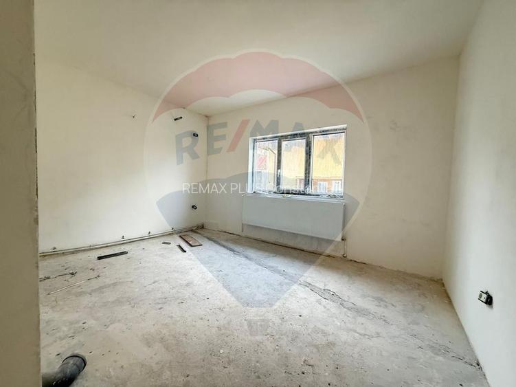 Casa de vanzare in Eforie Nord teren proprietate 300 mp - 9