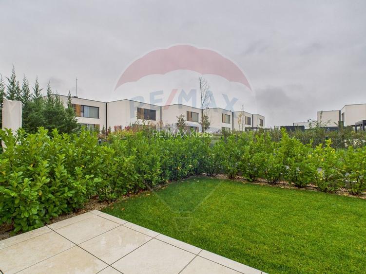 Vila luminoasa cu 4 camere si panouri solare in Amber FOREST Tunari - 3