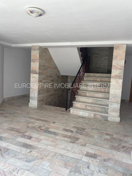 Vilă spațioasă  cu 12 camere de  închiriat situată în localitatea Eforie Nord - 8