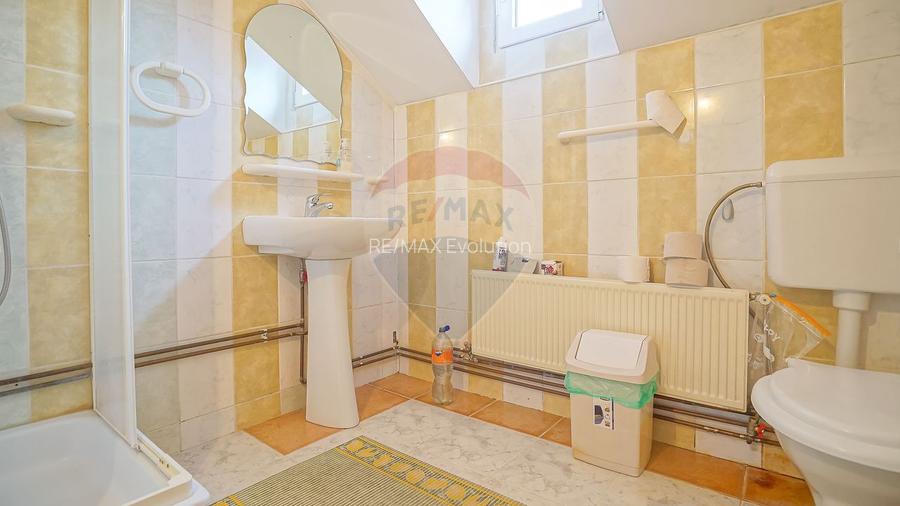 Comision 0% | Pensiune/Vilă 11 camere în Fundata - 12
