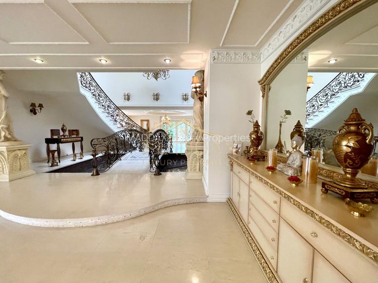 Impressive Villa *1500 SQM usable* 2613 SQM land / Open to the lake - 13