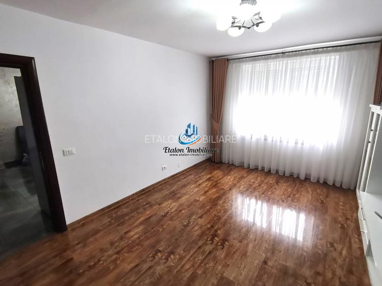 Apartament 3 camere decomandat zona Petrodava, Precista - 2