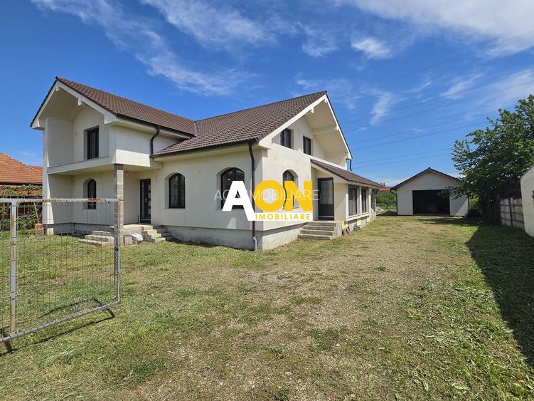Casă nouă, impozantă,  6 camere, 1346 mp teren, Bărăbanț - 2