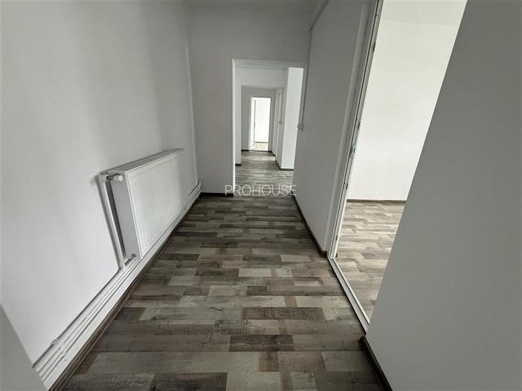 Adjud - spatiu comercial renovat complet - 10