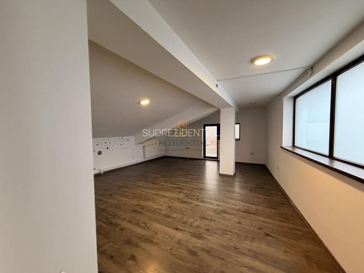 Spatiu comercial, pozitionare excelenta, exact la metrou Aparatorii P - 17