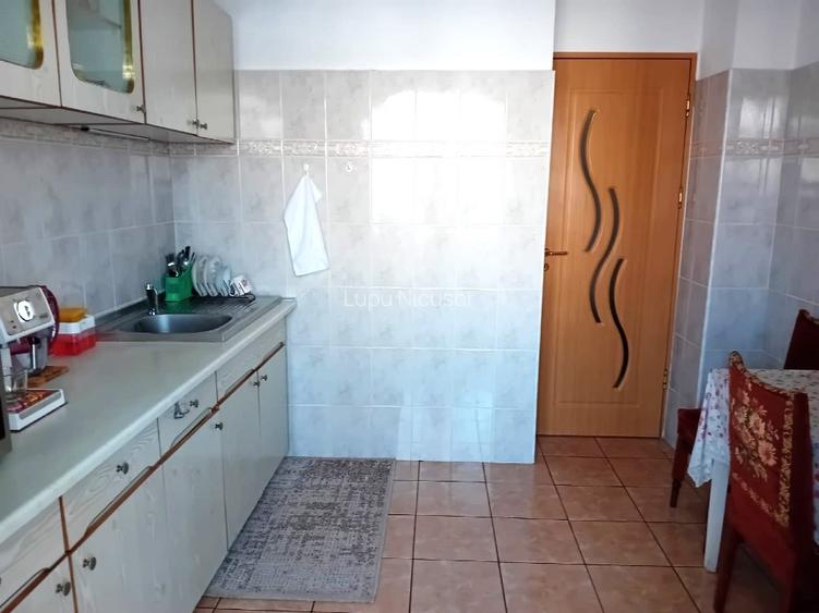 Apartament 3 camere, confort 1, Pitesti - 12