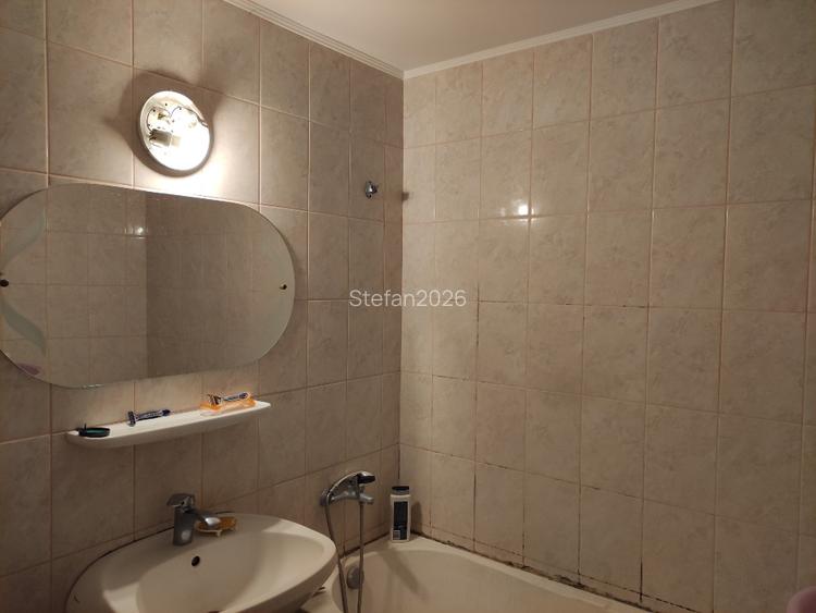 3 camere 1981 Banu Manta 18 - 4