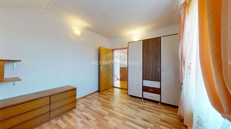 Casă individuală de vânzare | P+E+M | Central | Cristian - 7