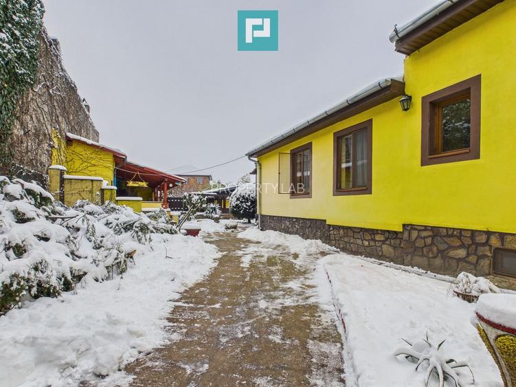 Casă cu 4 camere în zona Parneava - 23