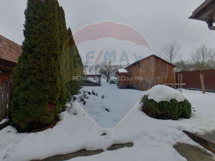 Casă / Vilă cu 8 camere de vânzare - 12