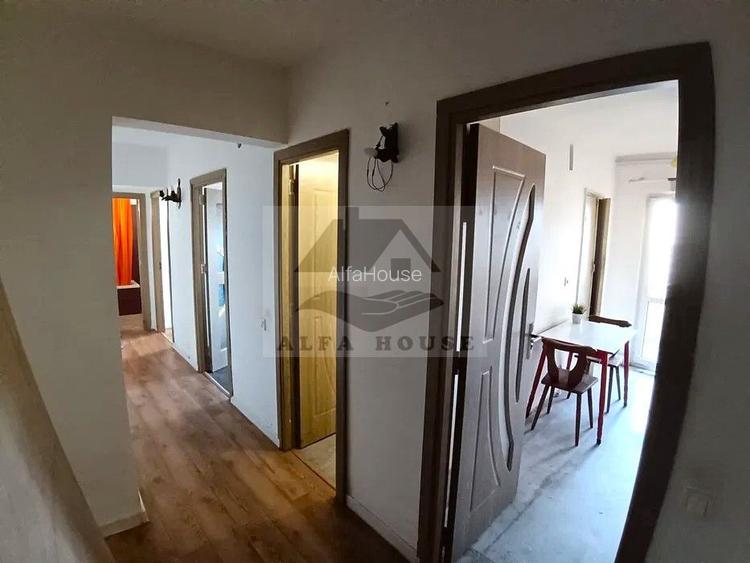 Apartament cu trei camere, zona Racadau 77 mp , etaj intermediar - 2