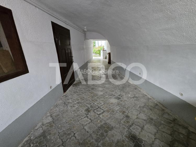 Casa individuala de vanzare curte proprie pivnita Orasul de Jos Sibiu - 33