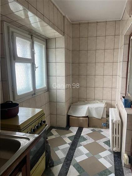 Apartament 2 camere , strada Bucegi - Policlinica nr 2 , 56 mp , balcon si logie - 9