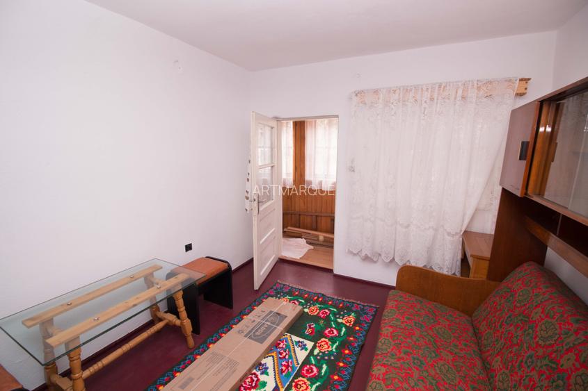 Casa de vanzare in Poiana Tapului – vedere la munte, renovata - 11