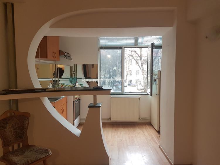 Apartament trei camere decomandat, mobilat, etaj unu, doua balcoane, Alecsandri - 12