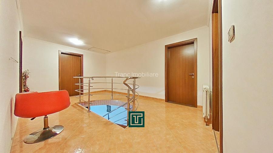 Casă impresionantă cu 15 camere, teren generos, piscină in Fantanele, Arad - 16