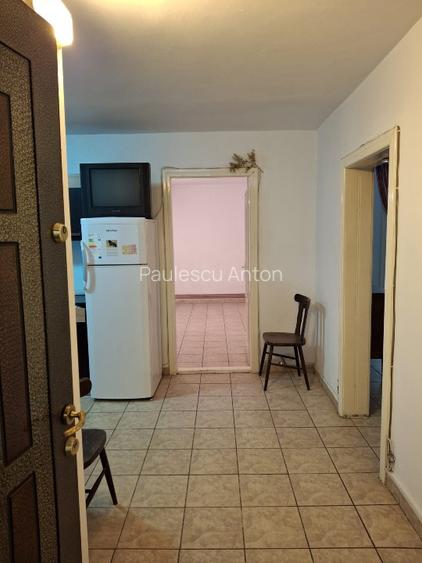 Vand apartament spatios, 3 camere, decomandat, 2 bai, pret 1.575 euro/mp. - 2