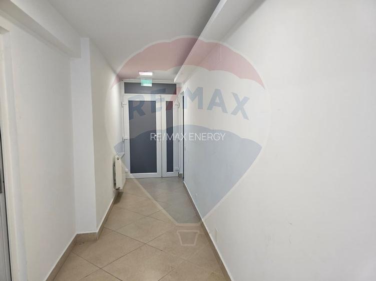 Spatiu servicii, 120mp, parcari, la strada, comision 0 - 10