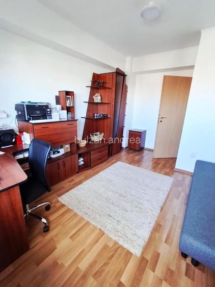 Proprietar vand apartament cu 4 camere - 11