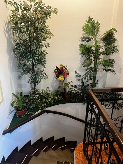 Apartament la casa,cu 5 camere, 89 mp, in zona centrala