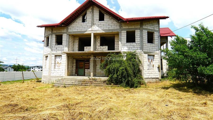 Vanzare Duplex la rosu in Aninoasa  220 mp  500 mp teren  Zona superba de Vile - 4