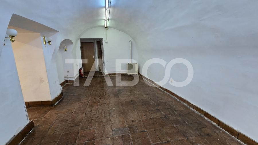 Spatiu comercial de vanzare in apropiere de Podul Minciunilor
