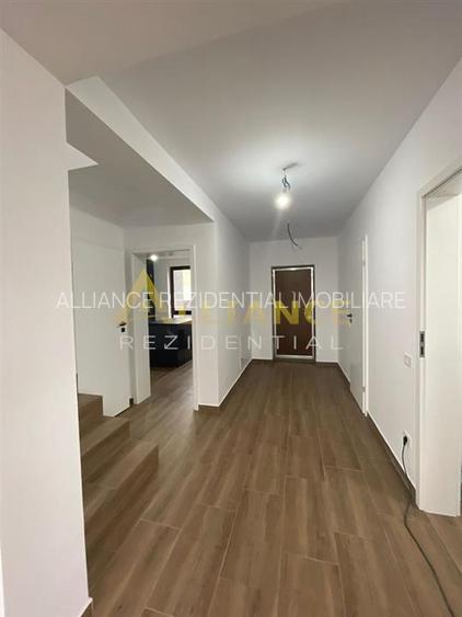 Casa individuala - 300 mp  - 5 camere - 3 bai - 14