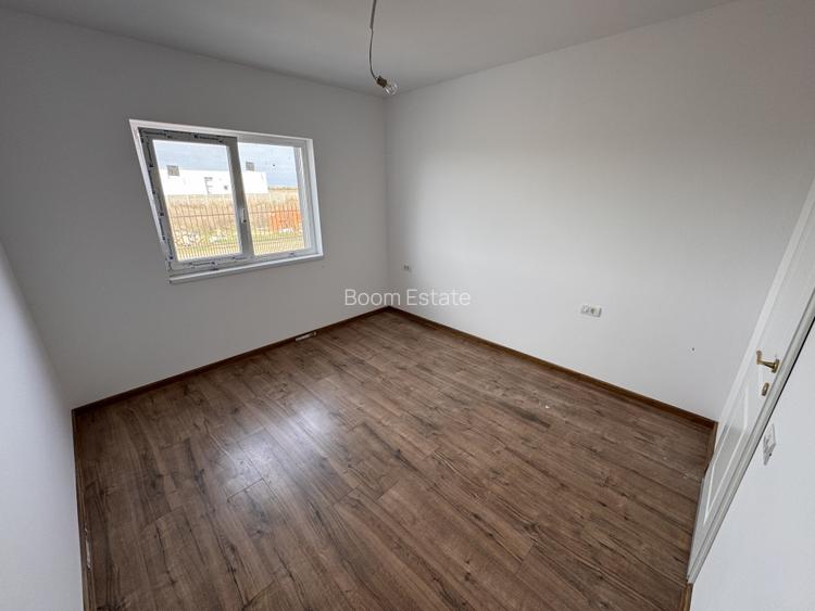 TOATE UTILITATILE , POZITIE EXCELENTA, POD MANSARDABIL  - 4