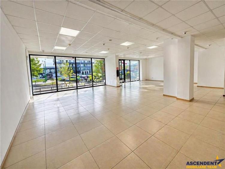 Spatiu comercial luminos, 192 mp, vitrina mare, acces dublu, parcari, Tractorul, - 2