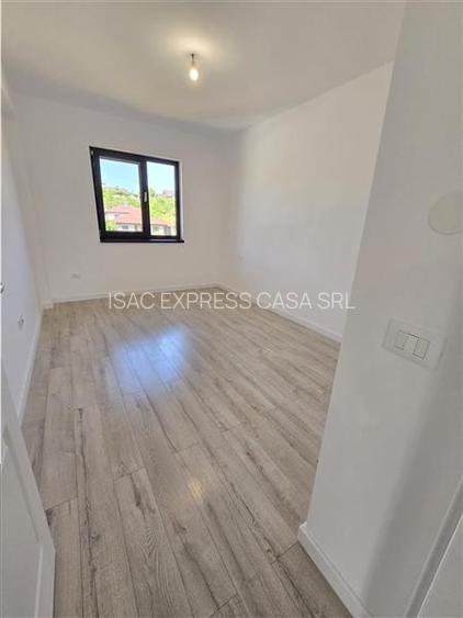 Apartament tip penthouse -111 mp, 4 camere, 2 bai, terasa 18 mp Finalizat, intab - 5
