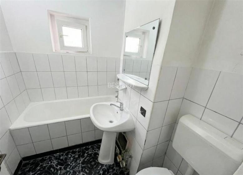 ISPIRESCU, MALCOCI, 69 MP DECOMANDAT, O BAIE, 2 BALCOANE, BLOC 1979 - 7