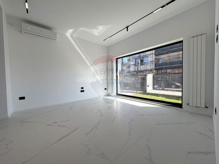 Casă / Vilă cu 8 camere de închiriat în zona Faleza Nord - 11