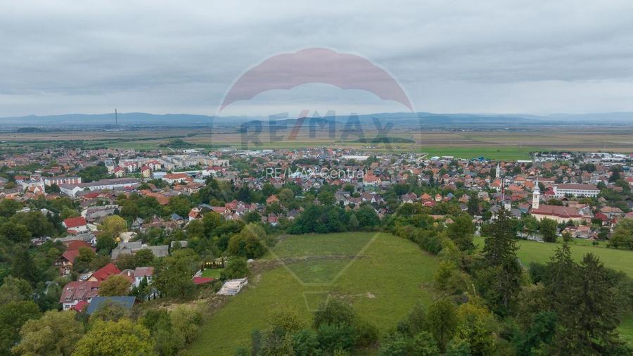 Proiect autorizat (AC) pentru constructia a 2 vile individuale P+M - 4