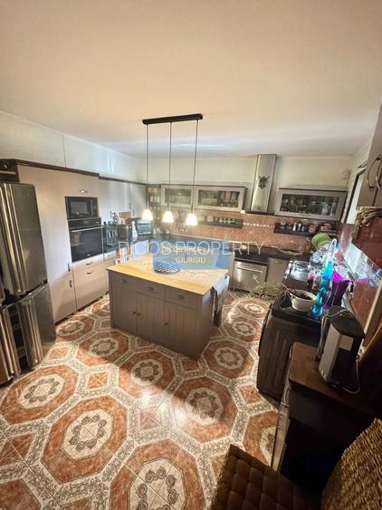 Casă de vânzare pe strada Tudor Vladimirescu - 6