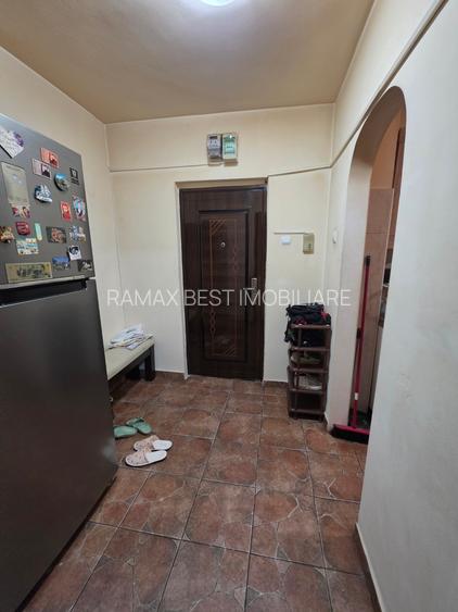 B-ul 1 Decembrie 1918 intersectie Postavarul, 15 minute metrou, la Auchan - 10