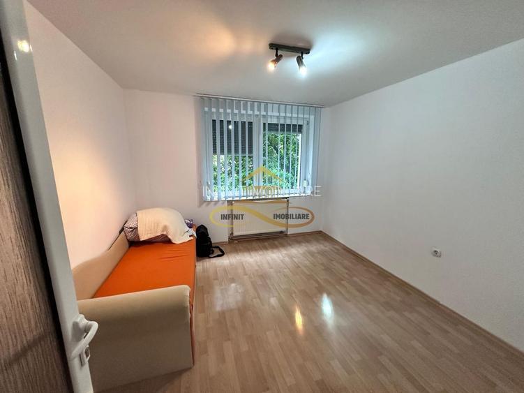 De vanzare apartament 4 camere decomandate Castanilor Bacau - 9