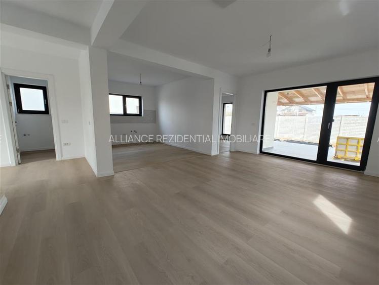 Casa individuala - 4 camere - - 2 bai - 125 mp utili - 12