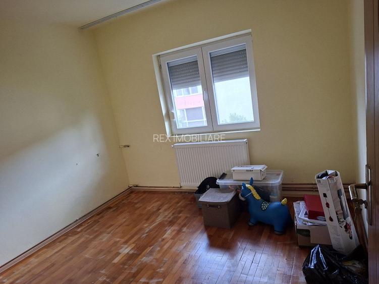 Apartament cu 3 camere -Zona Aradului - 4