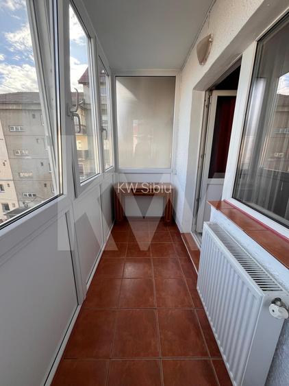 Apartament 4 camere, Strand Sibiu, langa Liceul Onisifor Ghibu - 12