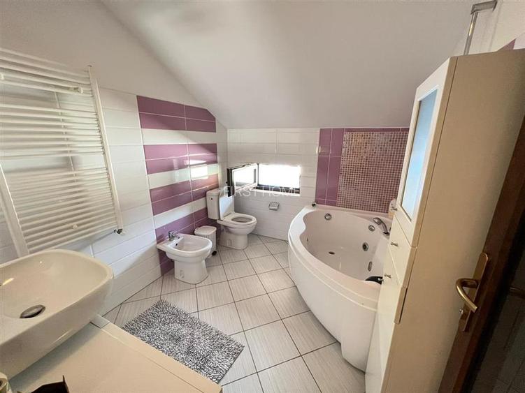 Vilă spectaculoasă la poalele Crângului Petresti - 23