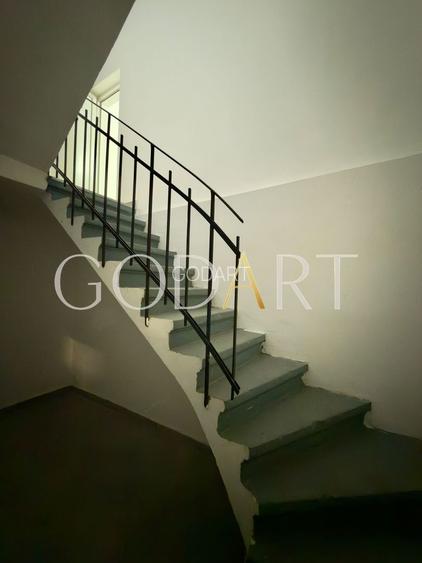 Vila spatioasa | Complet renovată | Central - 30