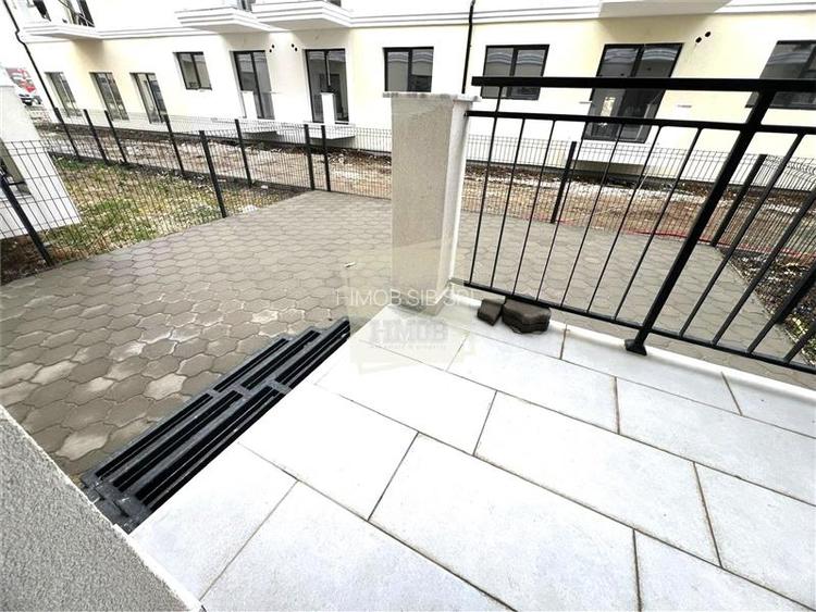 Dezvoltator vând studio 40 mp utili parcare boxa in Selimbar - 6