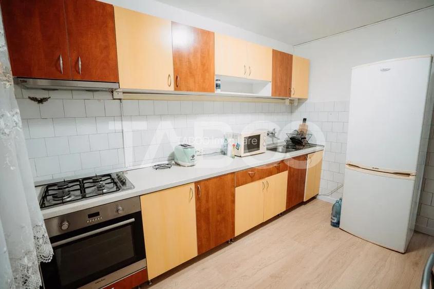 Apartament de inchiriat 2 camere mobilate utilate zona Strand - 2