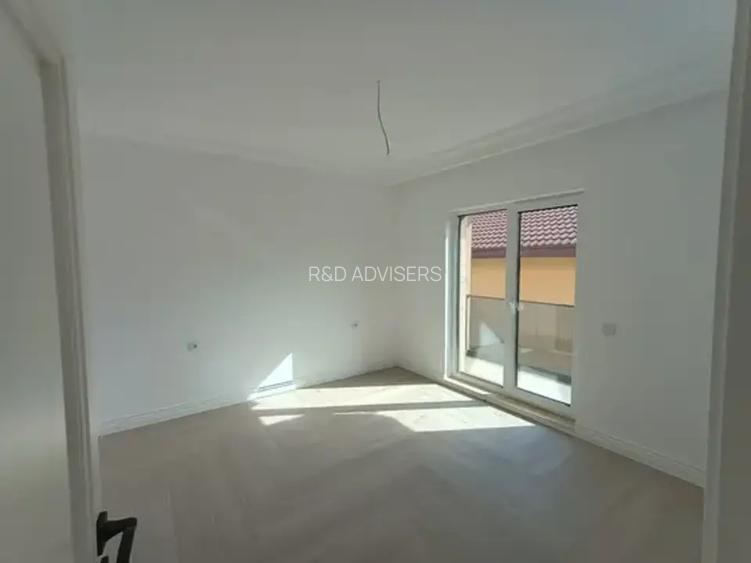 Vilă 5 camere  curte și parcare – 1 Decembrie - 20