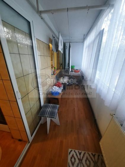 Apartament 3 camere decomanadat, etaj 2/4, zona Cug, 128.000 Euro - 5