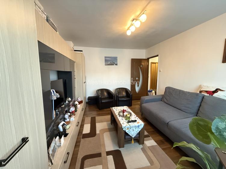Apartament cu o camera, decomandat, etaj 4 din 5, boxa proprie - Sagului - 2
