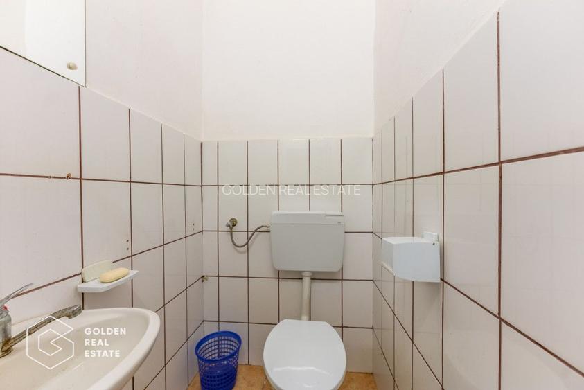 Cladire cu 24 camere, langa Castelul Regal Savarsin - 9