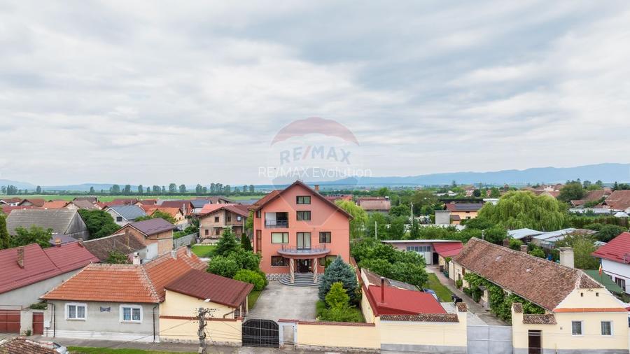 VILA SANNE – 10 camere, teren 1300 mp, Hălchiu - 2